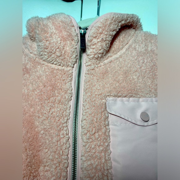 UGG Women’s Pink Sherpa Fleece Zip Hoodie Jacket w/ Pocket (M) - Picture 1 of 8